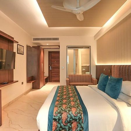 Hotel The Infinity Near Delhi Airport Új-Delhi Kültér fotó