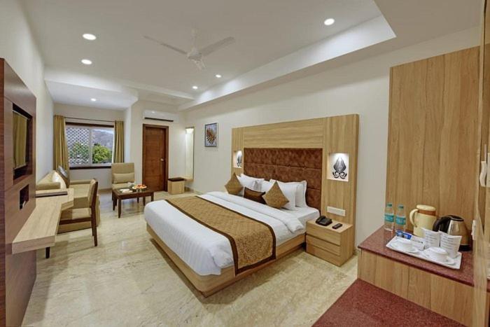 Hotel The Infinity Near Delhi Airport Új-Delhi Kültér fotó